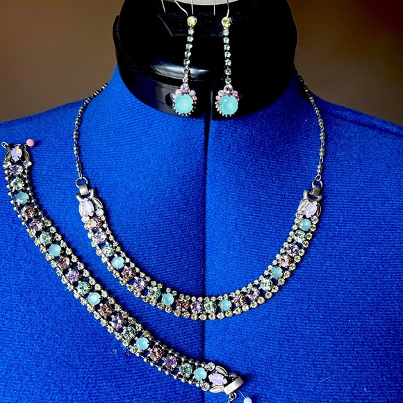 SOLD Cupcake Sorrelli Set - Picture 1 of 4